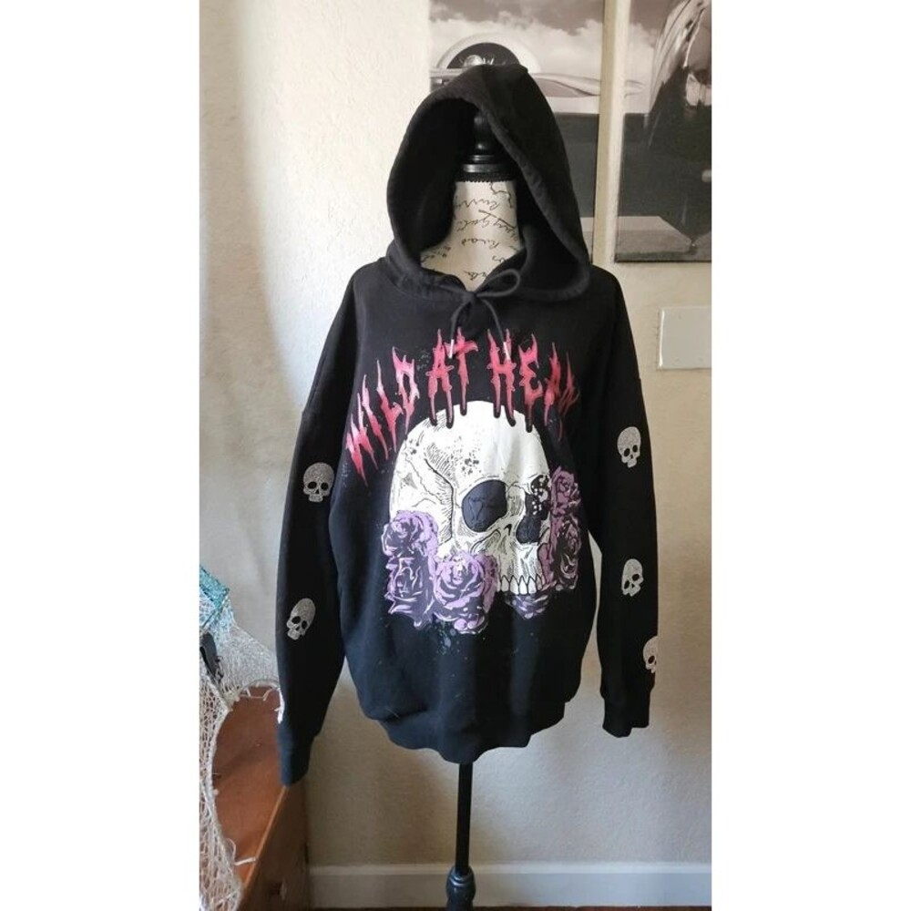 NOBO "Wild at Heart" Skull & Roses Rhinestone Hoodie ~LarGe | Halloween
